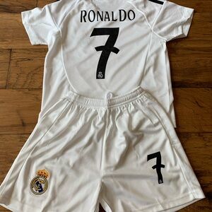 Cristiano Ronaldo Kids Small 6-7 Soccer Jersey set - Real Madrid Size 24 Toddler